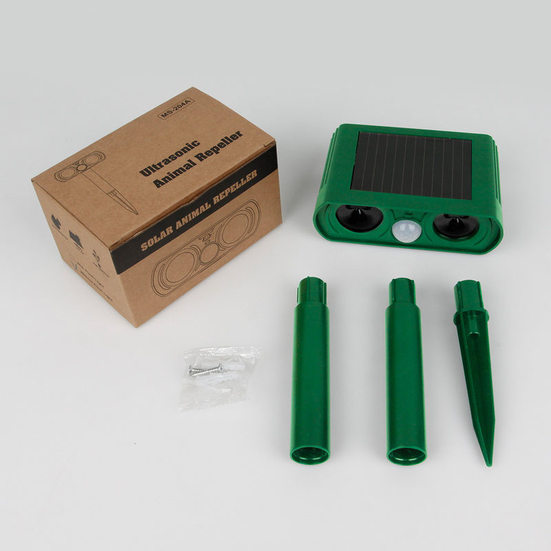 Sensor de movimiento y luces intermitentes Repelente solar de animales para protección al aire libre en el patio