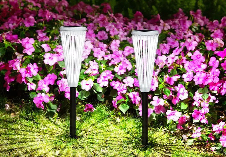 Luz solar de jardín impermeable para césped Paisaje de la comunidad Villa Decoración de flores