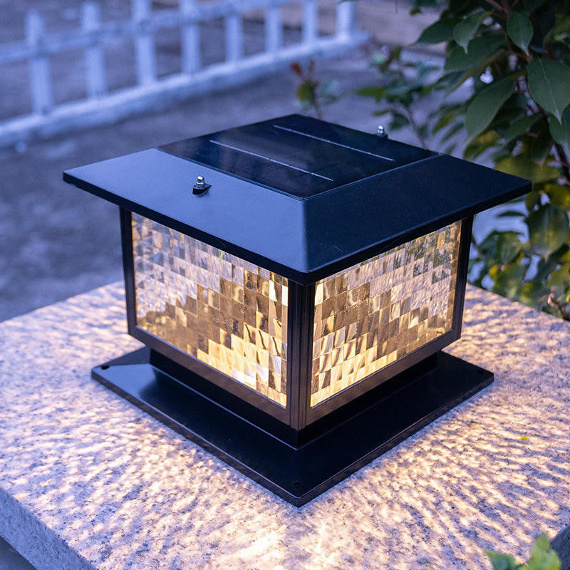Lámpara de pilar LED solar moderna para el exterior Iluminación del patio del parque Voltado de entrada V 3.7V