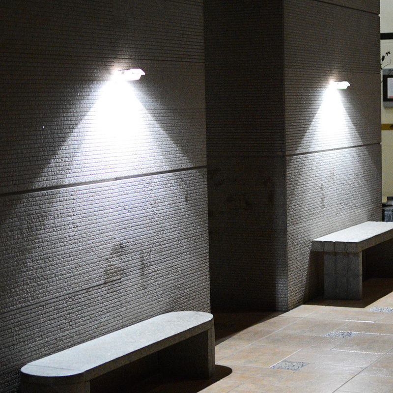 Luces de cercas solares impermeables de larga duración para exteriores Automático encendido/apagado desde el anochecer hasta el amanecer
