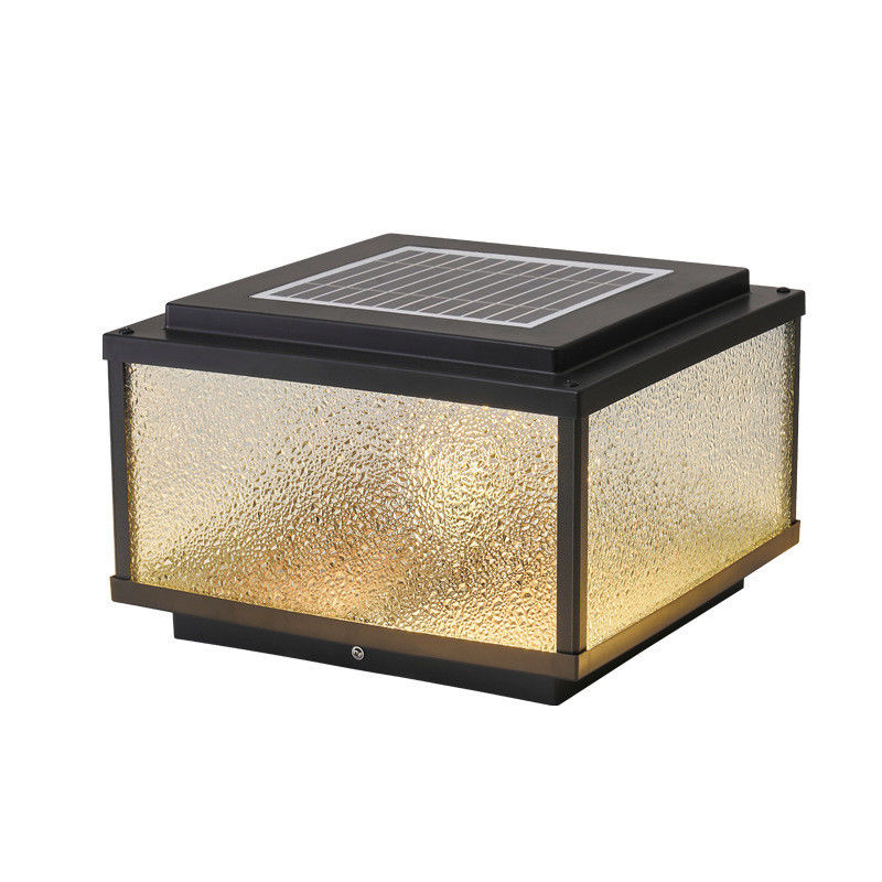 Luces de pilares solares exteriores para una vida útil de hasta 5000 horas y un diseño elegante