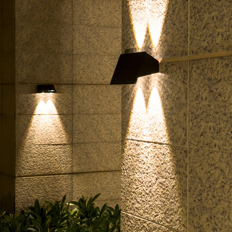 2800-3200K Temperatura de color Iluminación solar para jardín exterior