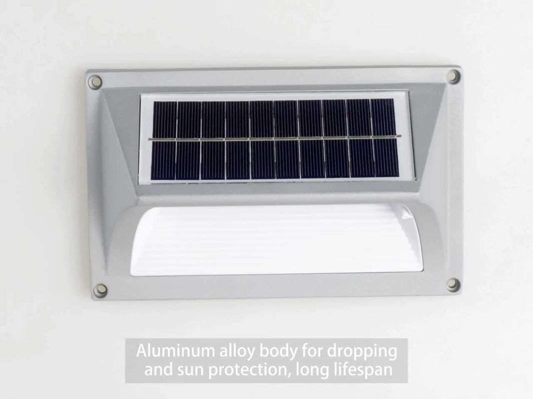50000 horas de trabajo Tiempo de trabajo LED blanco cálido luz de pared solar paso para sus necesidades