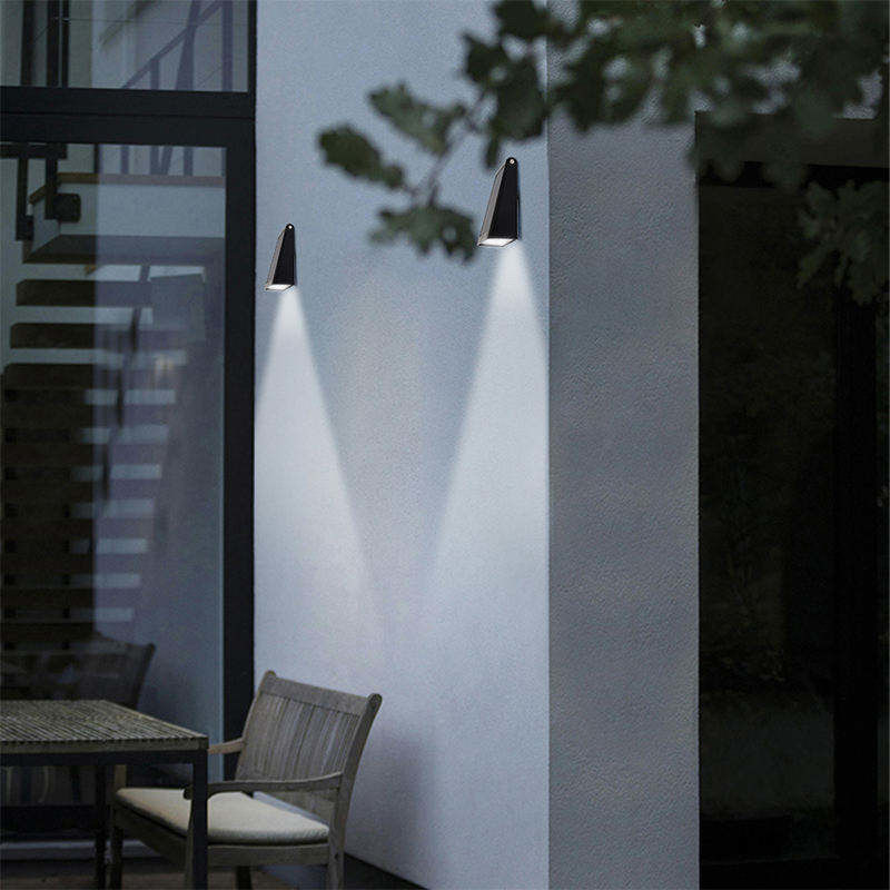 Luces de jardín de pared solares súper brillantes impermeables y duraderas para la protección del patio