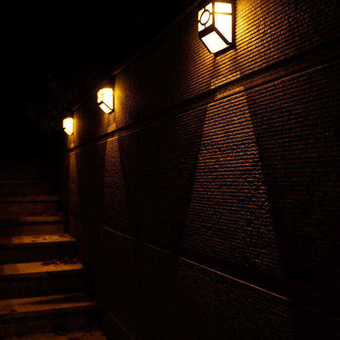 Lámpara Eficiencia luminosa lm/w 90 luz solar inalámbrica exterior para el camino de la cerca del jardín