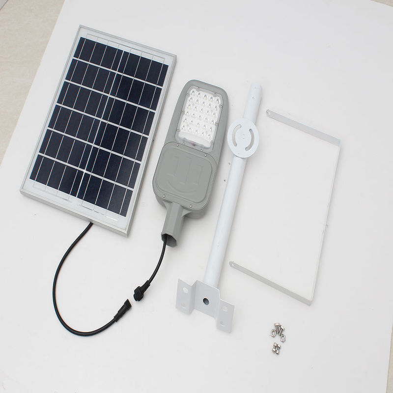 Todos en una luz solar de la calle 24kg peso del producto fuente de luz LED para pared exterior
